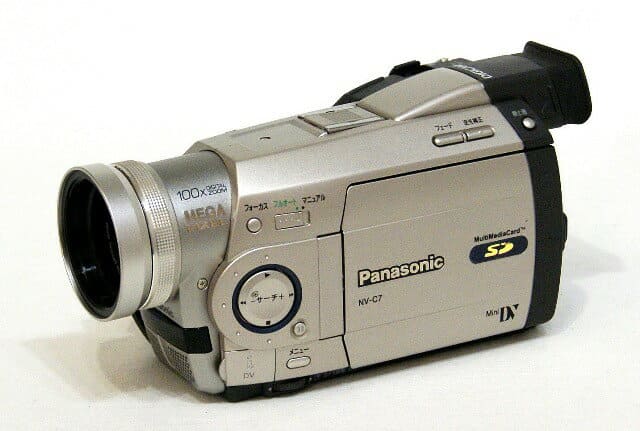 Amazon | Panasonic パナソニック NV-C7 ビデオカメラ miniDV