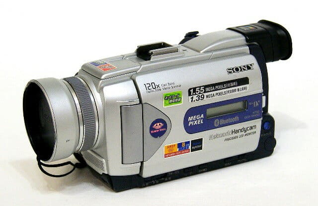 Sony Handycam DCR-TRV50 Bluetooth Mini DV Camera Powers On