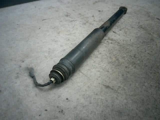 Used]Rear Left Shock Absorber TOYOTA Alphard 2002 TA-MNH15W