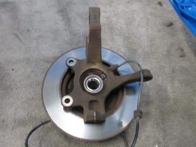 Used]Cube Cubic BGZ11 Right Front Knuckle ASSY 15406561 - BE