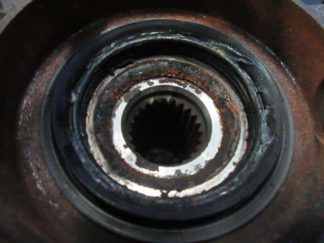 Used]Cube Z10 Right Front Knuckle ASSY 15405096 - BE FORWARD