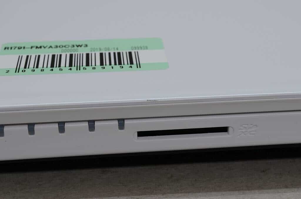 Used]Fujitsu LIFEBOOK AH AH30/C3 FMVA30C3W3 Urban white - BE