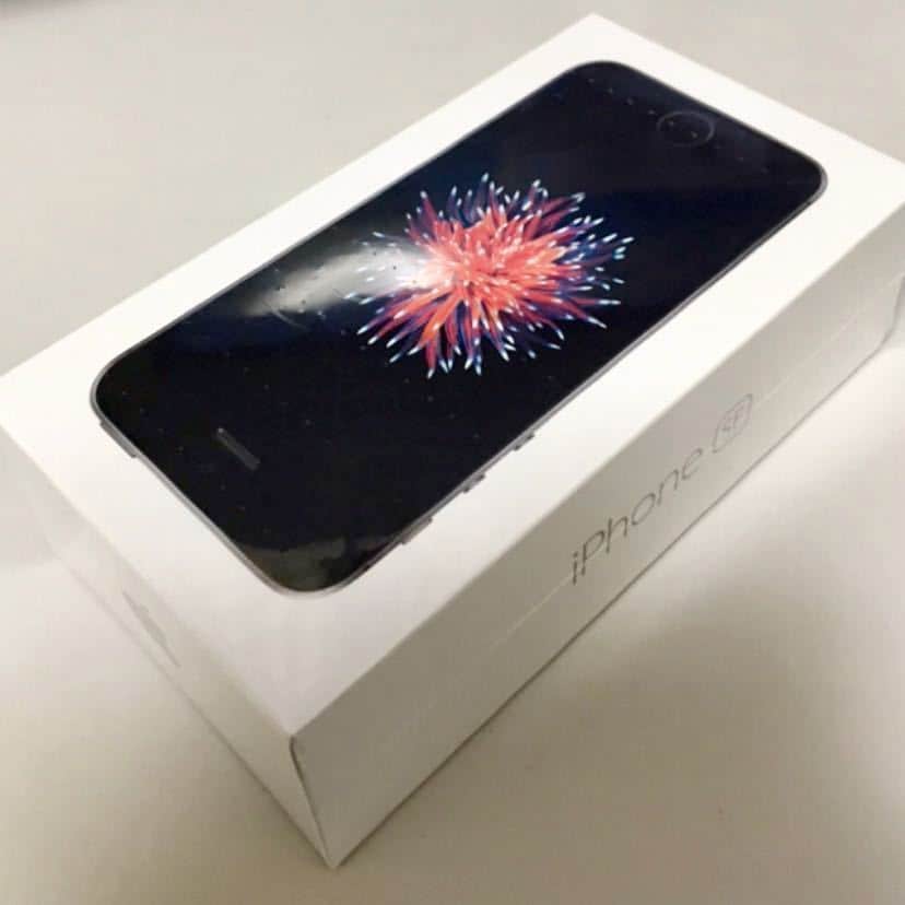 New]iPhone SE 128GB A-1723 of the SIM-free □It is space gray