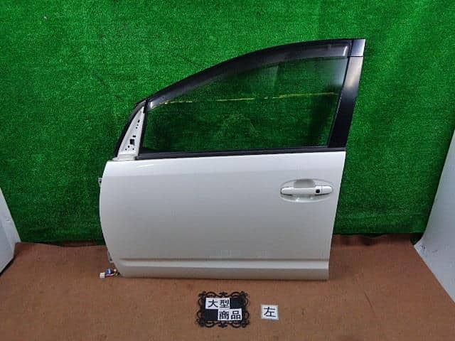 プリウス DAA-ZVW30 右フロントドアAssy　781 67001-47070