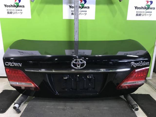 Used]Crown GRS200 Trunk Lid 15548104 - BE FORWARD Auto Parts