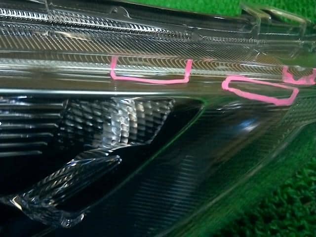 Used]Right Headlight TOYOTA Aqua 2018 DAA-NHP10 8113052M10 - BE