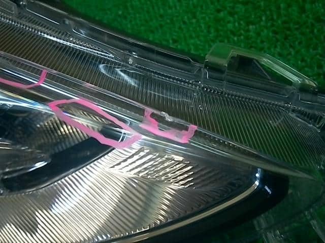 Used]Right Headlight TOYOTA Aqua 2018 DAA-NHP10 8113052M10 - BE