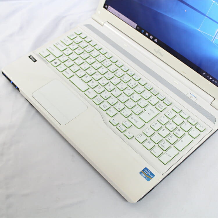Fujitsu Lifebook FUJITSU FMV−LIFEBOOK AH56/J AH56⁄H White Core i7