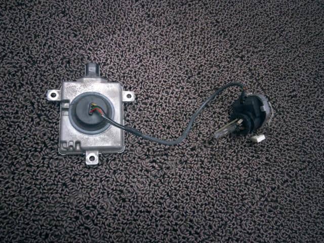 フィット DBA-GK3 右HIDコントロール 33109-T5A-J012 Control フィット