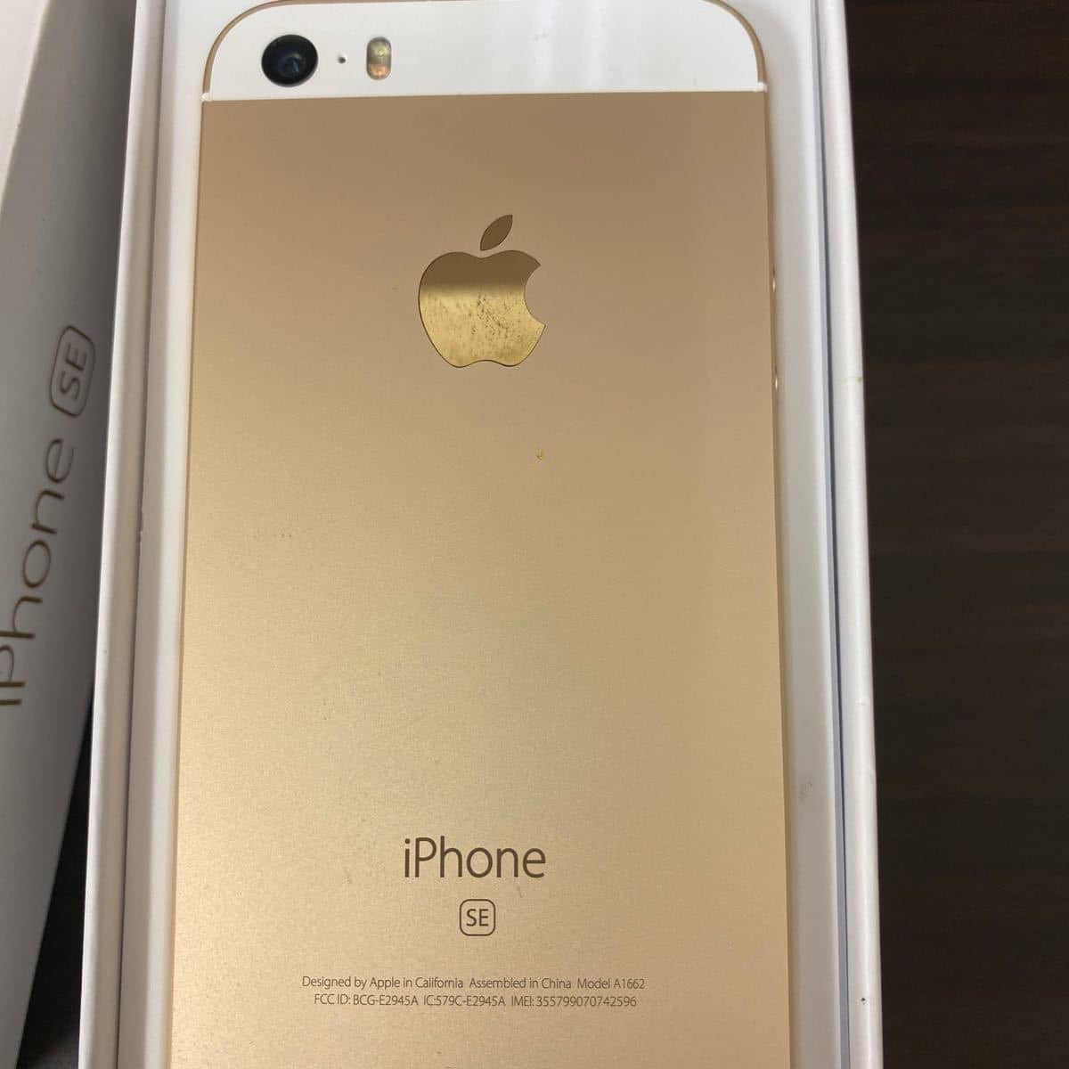 Used Good Condition 64 G Of Gold With The Iphone Se Sim Free Iphone Box Be Forward Store