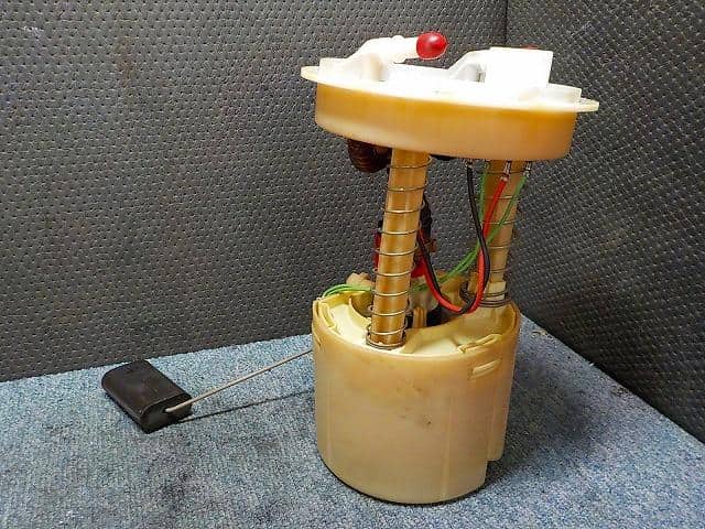 Used]Fuel Pump MAZDA Verisa 2004 DBA-DC5W ZJ011335XC - BE FORWARD