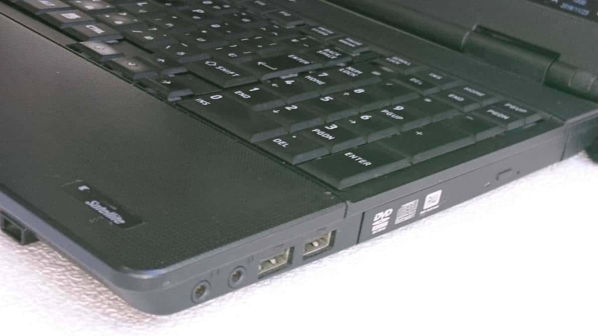 Used]TOSHIBA Satellite K45 266E/HDX Core i7-620M/2.66GHz/4GB SSD