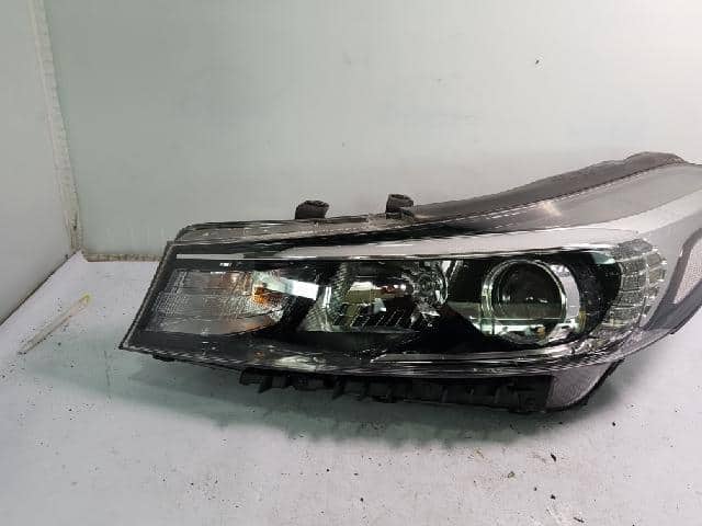 [Used] Left Headlight KIA K3 2018 92101A7550 - BE FORWARD Auto Parts