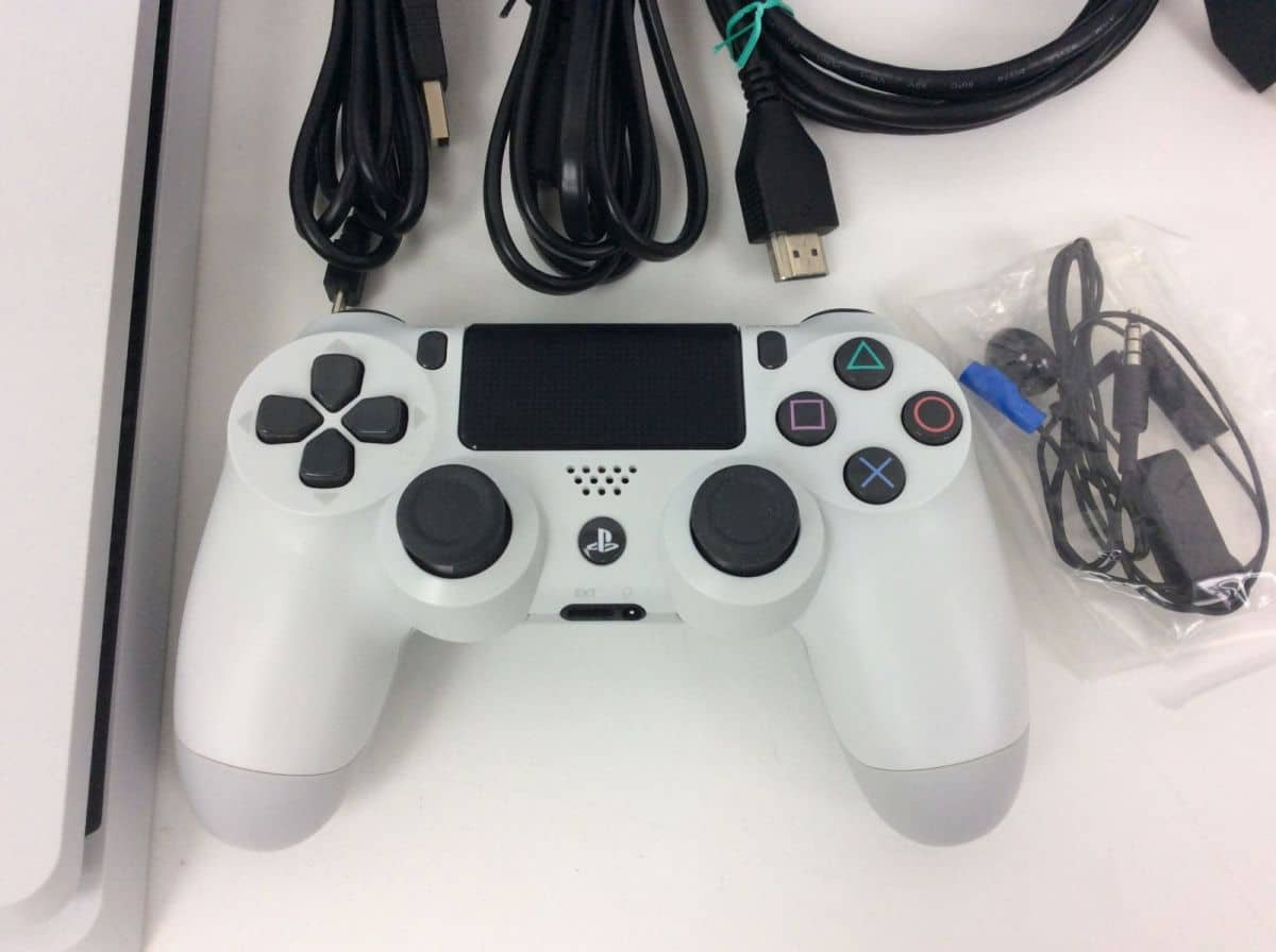 Used]A state excellent; do; SONY PS4 white CUH-21000B 1TB