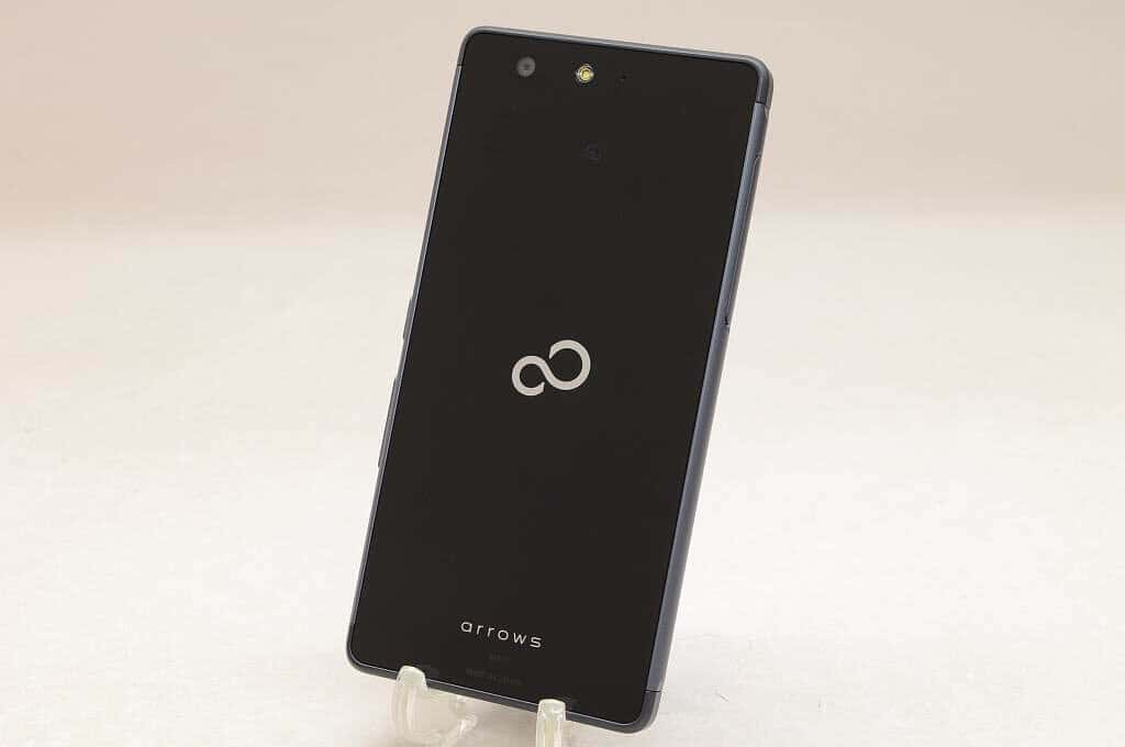 arrows m03 黒 simフリースマートホン ガラスシート付 富士通 FARM06105 SIMフリースマートフォン 「arrows M03