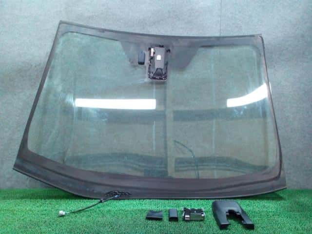 Used]Front Windshield TOYOTA Prius 2017 DAA-ZVW50 561014E988 - BE