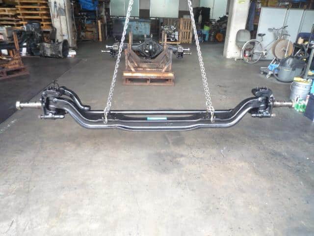Used]Front Axle Beam Assembly ISUZU ISUZU LARGESIZE CAR KC