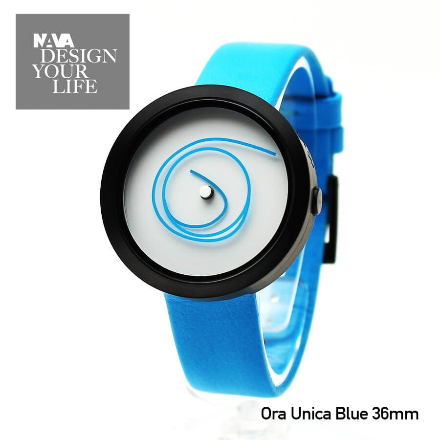 Nava watches new arrivals