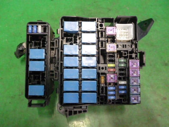 [Used]Fuse Box SUZUKI Swift 2017 DAA-ZC53S - BE FORWARD ... 93 suzuki swift fuse box 