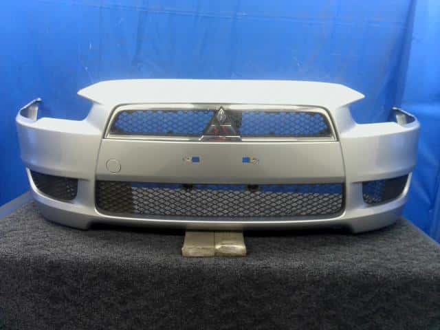 Used]Front Bumper MITSUBISHI Galant 