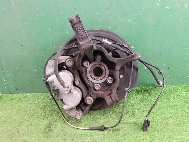 Used]Leaf ZE0 Right Front Knuckle ASSY 15835876 - BE FORWARD