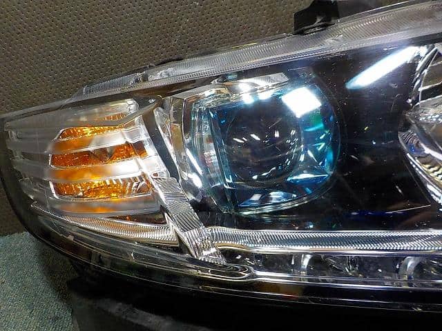 Used]Right Headlight HONDA CR-Z 2013 DAA-ZF2 33101SZTJ31 - BE
