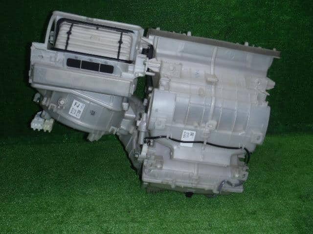 zvw30 プリウス 助手席側 エアバック