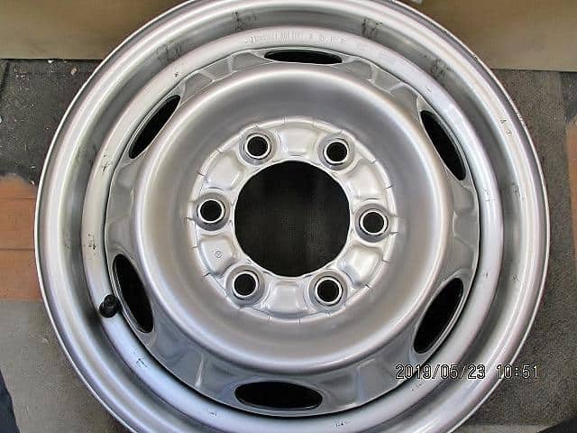 NV350キャラバン LDF-CW8E26 スペアタイヤ 9087中古 40300-VX207 NV350キャラバン LDF-CW8E26 スペアタイヤ 9087中古 40300-VX207