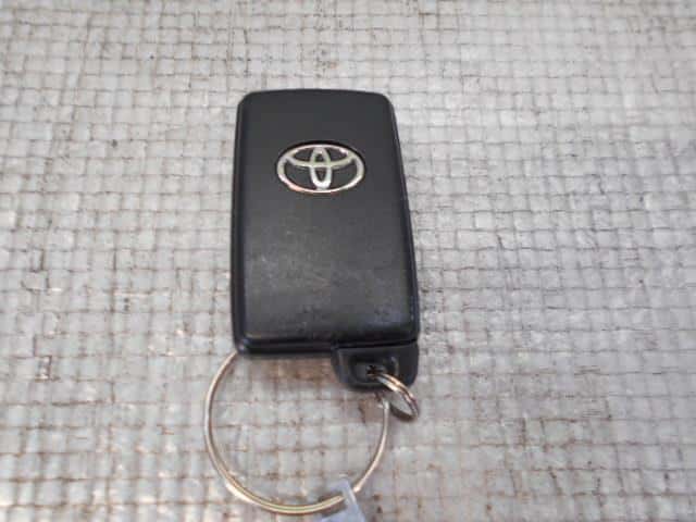[Used]Corolla Rumion ZRE152N Keyless Entry Remote Control Key - BE ...