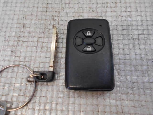 [Used]Corolla Rumion ZRE152N Keyless Entry Remote Control Key - BE ...