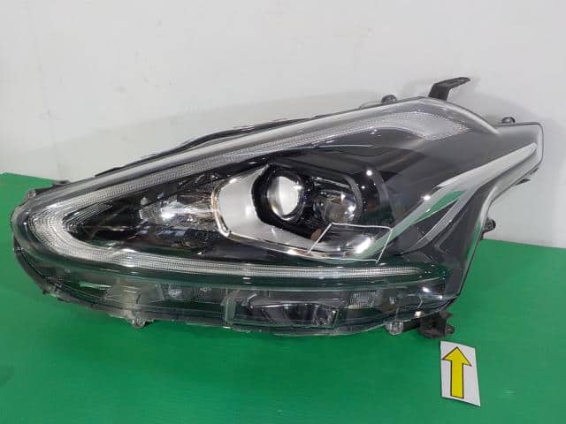 Used]Sienta NSP170G Left Headlight 8115052K30 - BE FORWARD Auto Parts