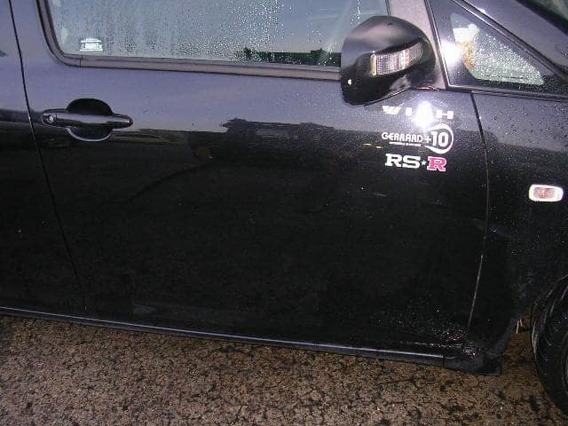 即決送料無料　ウィッシュZNE10G右フロントドアガラス 数量限定，お得 ウィッシュ ANE10G 右フロントドア