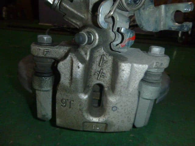 Used]Swift ZD83S Right Rear Knuckle ASSY 4340252RR0 - BE
