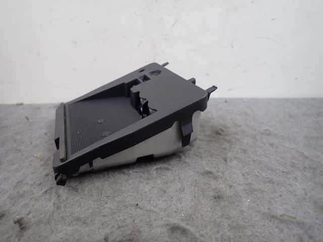 Used]Noah ZWR80G Camera Unit 881810W070 - BE FORWARD Auto Parts