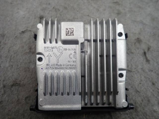 Used]Noah ZWR80G Camera Unit 881810W070 - BE FORWARD Auto Parts