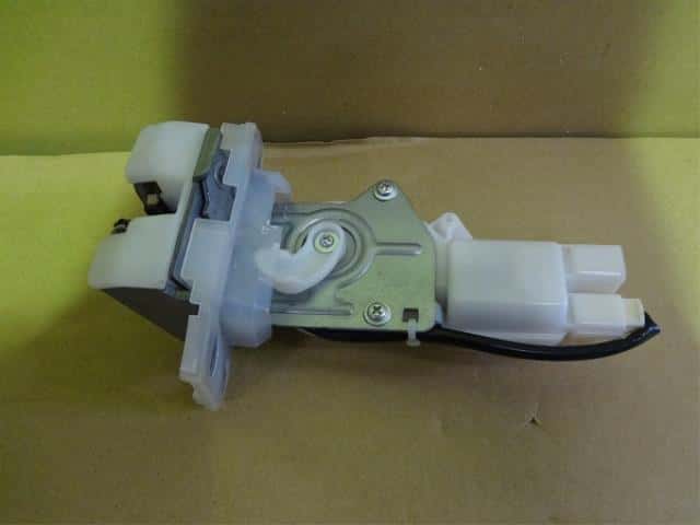 luckb Used]Swift ZC71S Rear Gate Self-Locking Solenoid 8251063J00 - BE