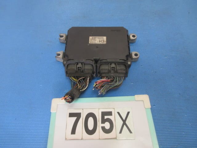 Used]705X Swift Late Model ZC71S Genuine Engine Control Unit