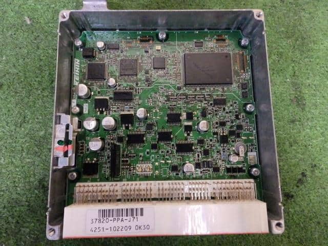 CR−V CBA-RD7 エンジンコンピューター NH623M 37820-PPA-J51