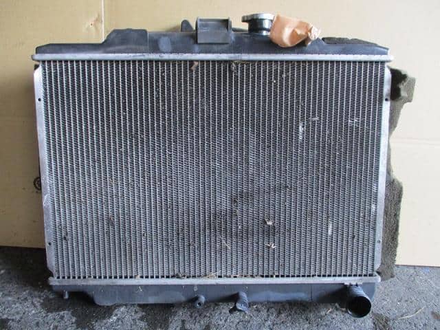 Used]Caravan VWE25 radiator 21410VZ24A BE FORWARD Auto Parts