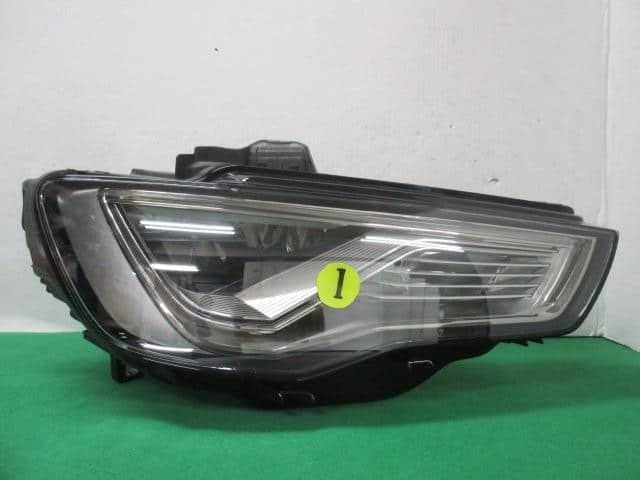 Used]Audi A3 8VCXS Right Headlight 8V0 941 034 A - BE FORWARD Auto