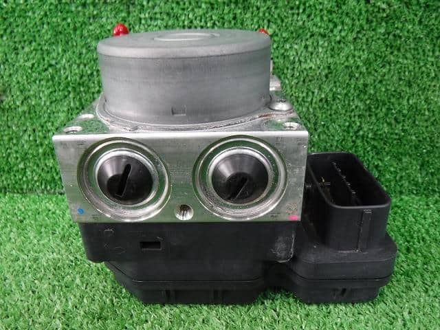 Used]Vitz NCP131 ABS Actuator 4405052E60 - BE FORWARD Auto Parts