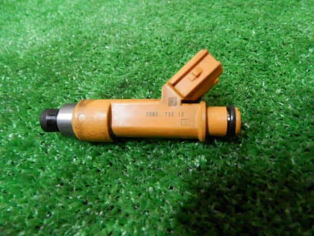 Used]Swift ZC71S injector 1571073K00 - BE FORWARD Auto Parts