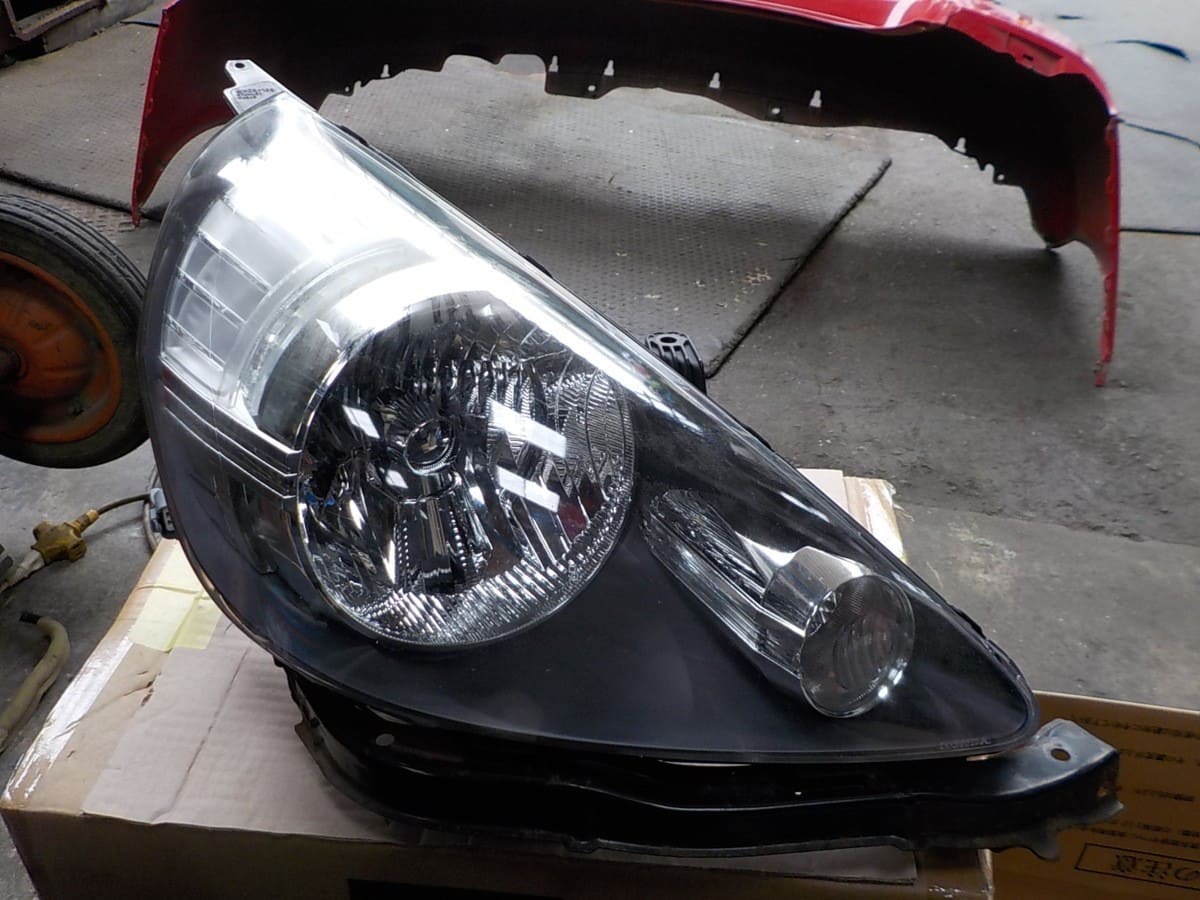 Used Fit Gd2 Genuine Headlight Right Be Forward Auto Parts Used Fit Gd2 Genuine Headlight Right Be Forward Auto Parts