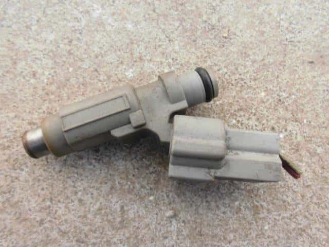 [Used]Minicab U61V injector HDB100A - BE FORWARD Auto Parts