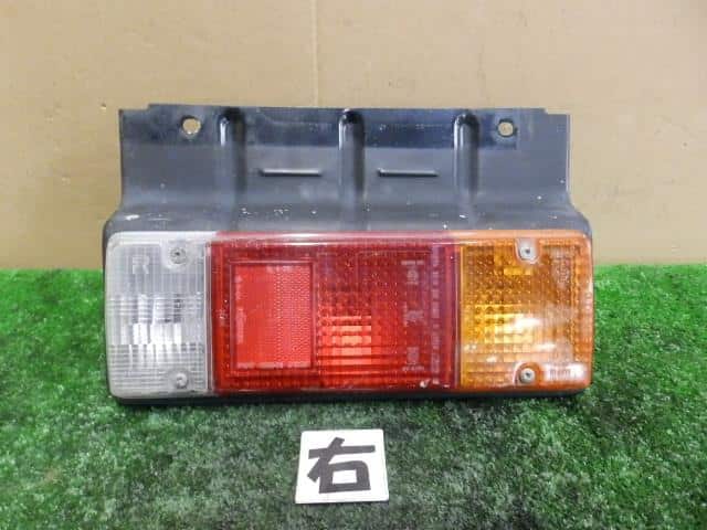 よっしー Amazon.com: Genuine Toyota Parts 81520-04080 Driver Side