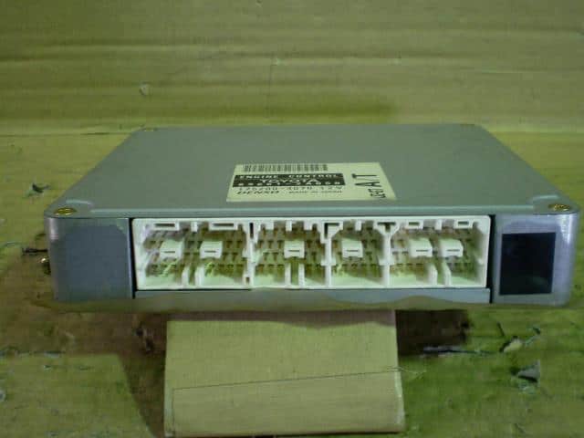 Used]Chaser JZX100 Engine Control Unit / ECU 896612A050 - BE