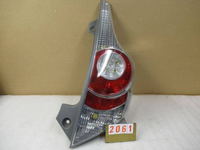 パーツ Toyota Aqua NHP10 Right Tail Lamp 5983951-1.jpg