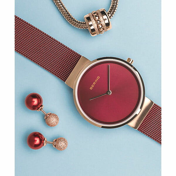 bering red watch