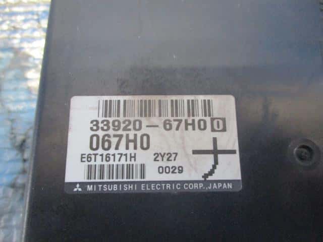 Used]Carry DA63T Engine Control Unit / ECU 3392067H00 - BE FORWARD
