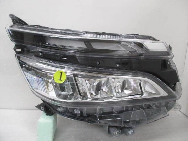 Used]Voxy ZRR80G Right Headlight 8113028G60 - BE FORWARD Auto Parts